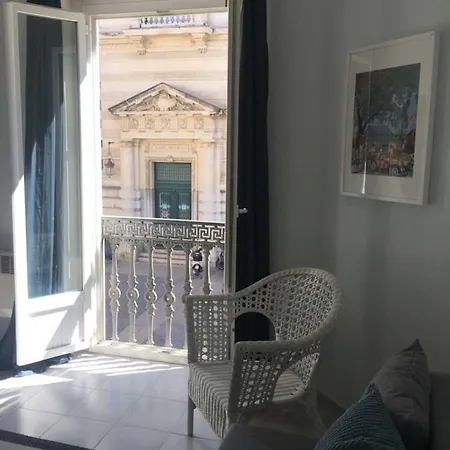 Place Comedie Moliere Apartment