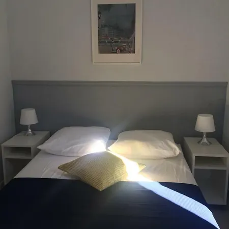 Apartment Place Comedie Moliere *